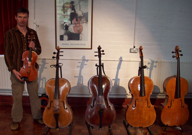 Jurek Maslanka, Fine Instruments, Violins, Violas, Cellos, pictured with Cellos and Viola